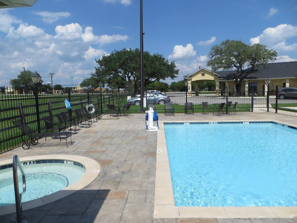 Hotel Texas Cuero エクステリア 写真