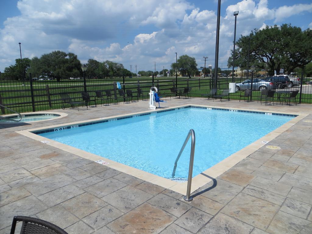 Hotel Texas Cuero エクステリア 写真