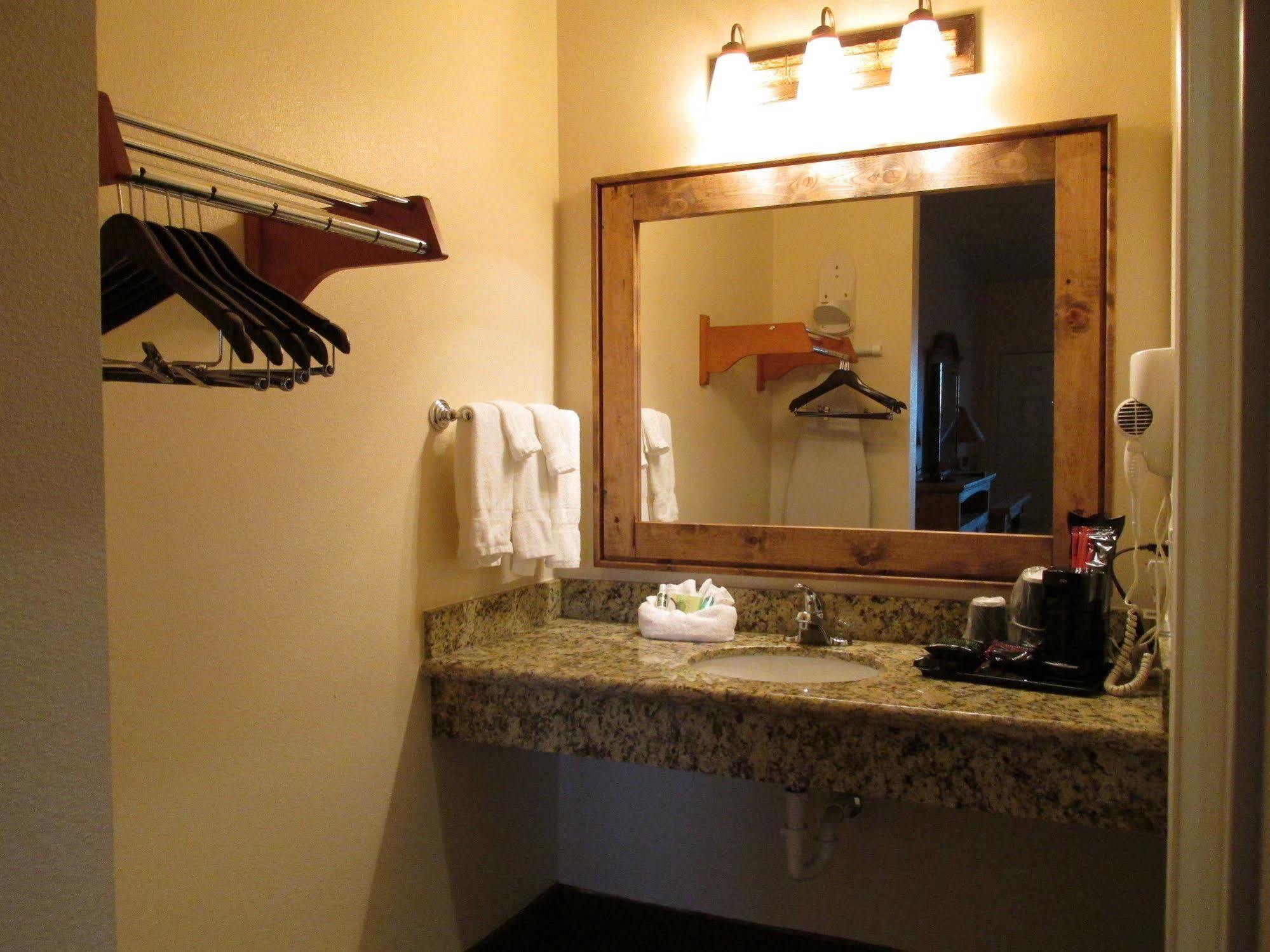 Hotel Texas Cuero エクステリア 写真